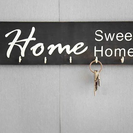 At Lara 1br Apt, 10 Mins Walk To Sliema Ferries Апартаменты Gzira